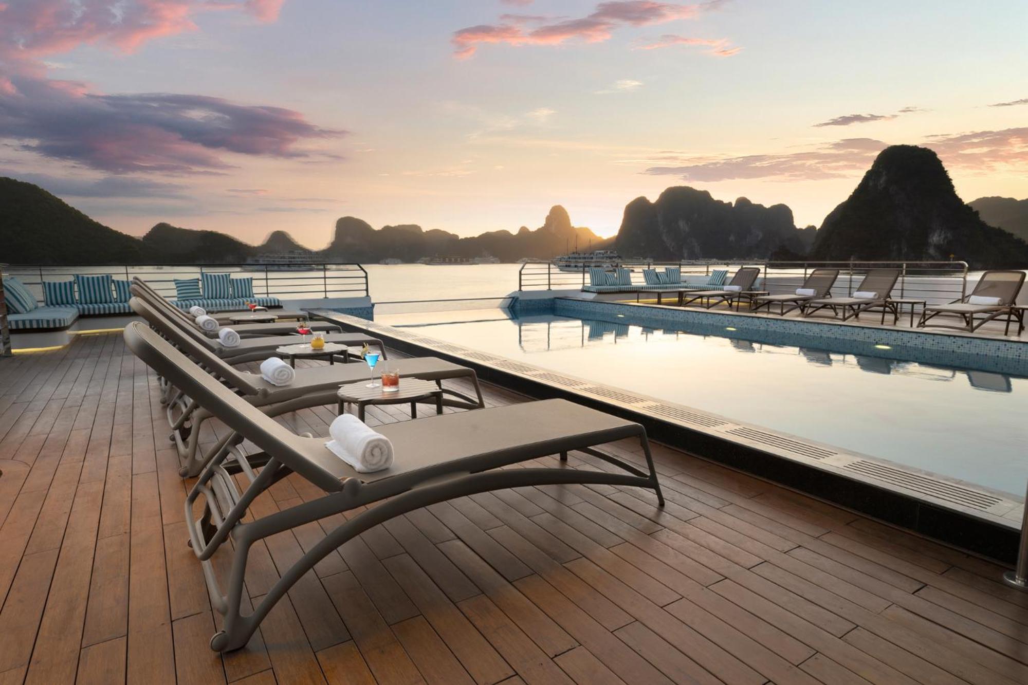 Grand Pioneers Halong Bay Cruise 2 Hotel Ha Long Exterior photo